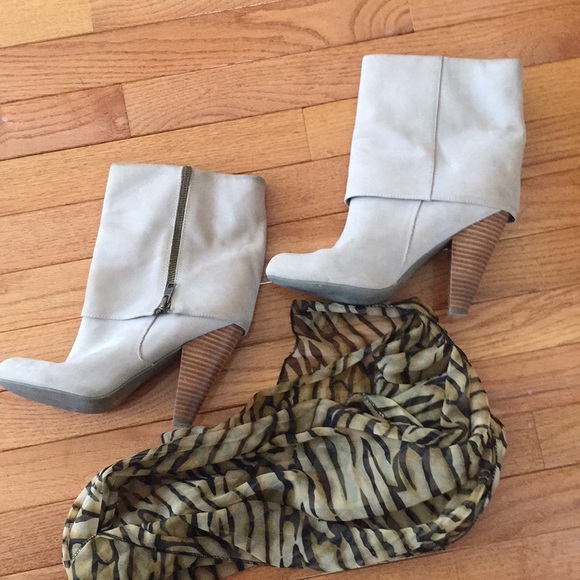 💥Quick Sale💥Gap beige cuff zipper boots - Picture 2 of 4